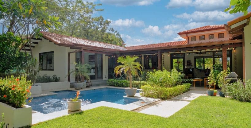 Las Golondrinas 33 10