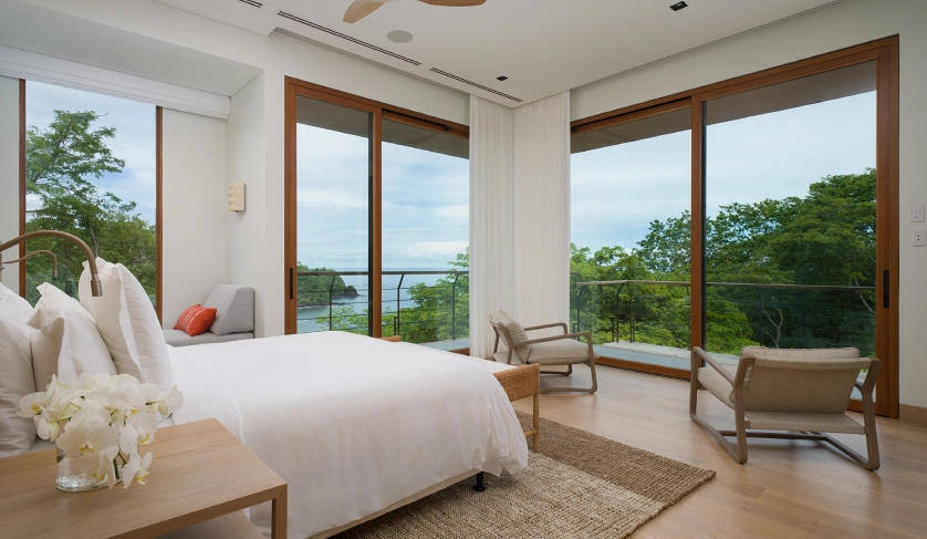 Bedroom with ocean view at Casa Las Olas Four Seasons