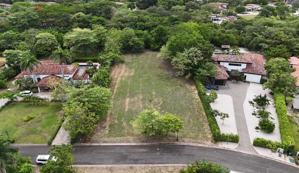 3,402 Lot LG4