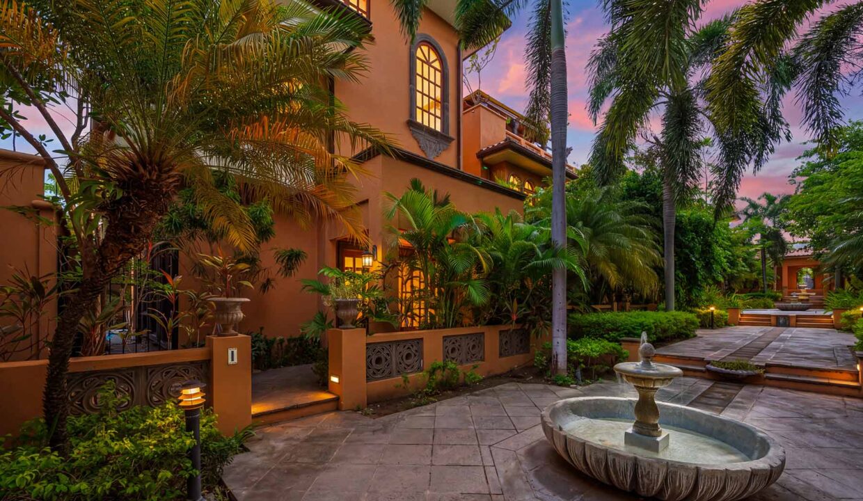 Courtyard-Villa-12