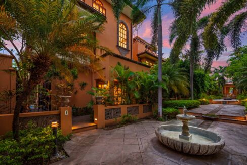 Courtyard Villa 12