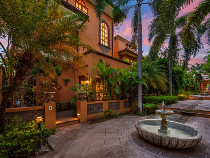 Courtyard Villa 12